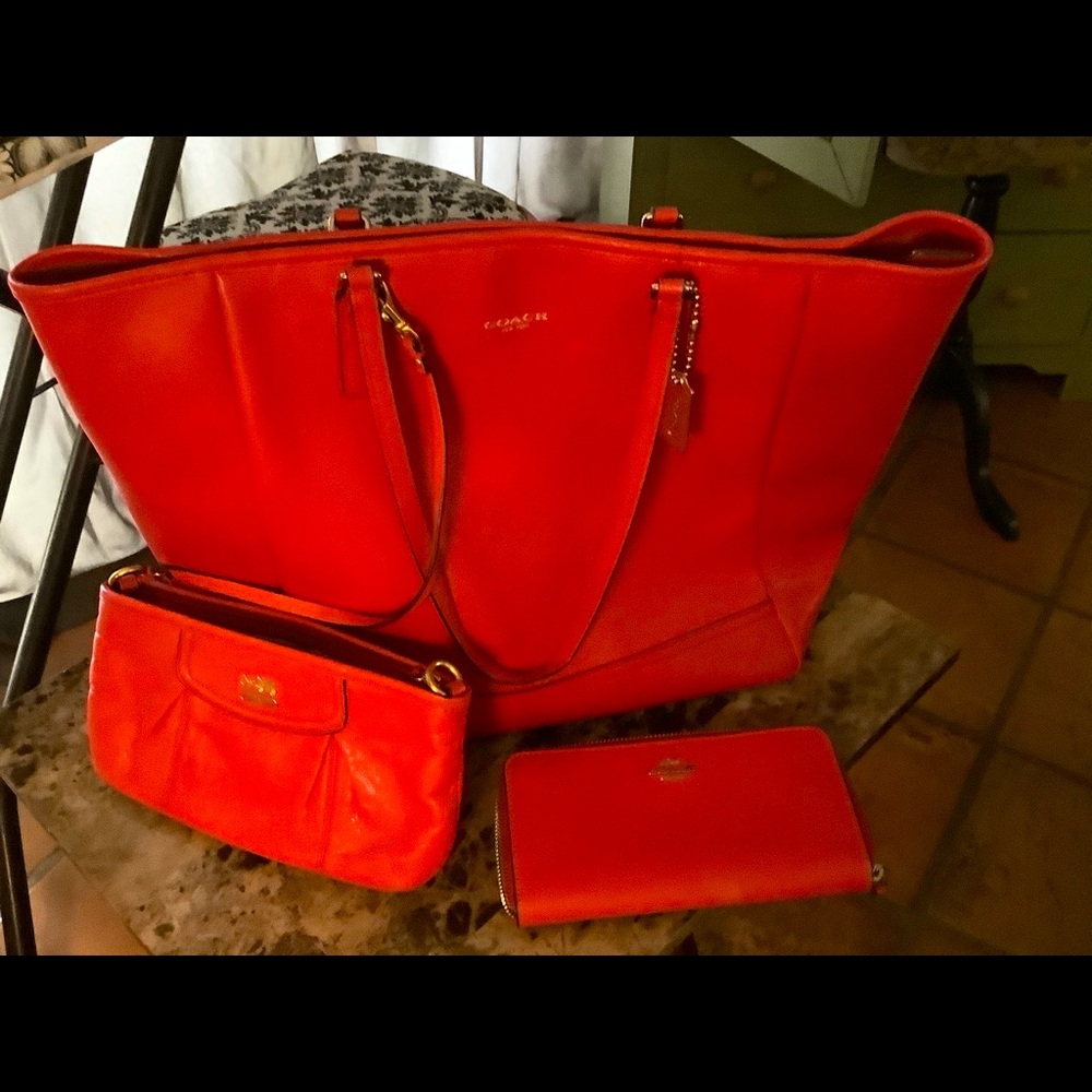 COACH TOTE, wallet & wristlet